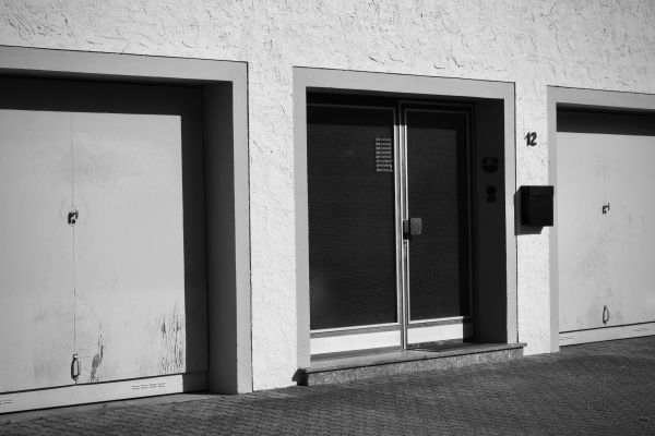 Choisir votre porte de garage au pays de gex
