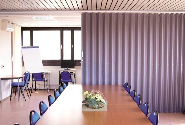 Quels sont les avantages de la cloison accordéon ?