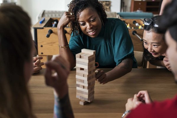 Pourquoi le jeu est-il un outil puissant pour briser les barrières hiérarchiques en entreprise ?